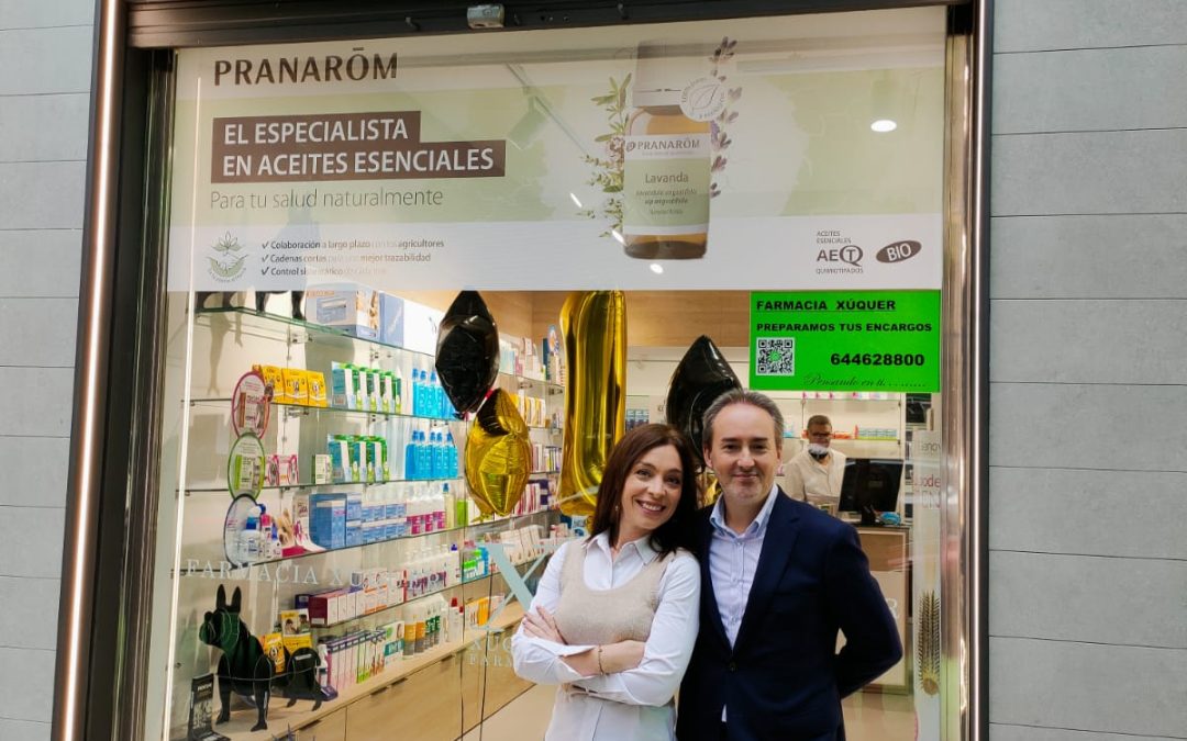 Un año después de la compra de su oficina de farmacia en la Plaza Xúquer en Valencia